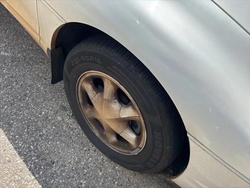 1999 Oldsmobile Aurora Base