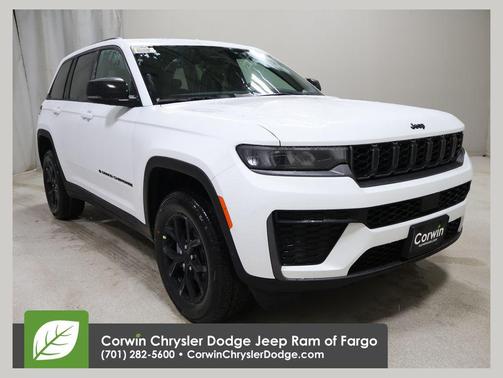 Bright White Clearcoat 2026 Jeep Grand Cherokee Altitude