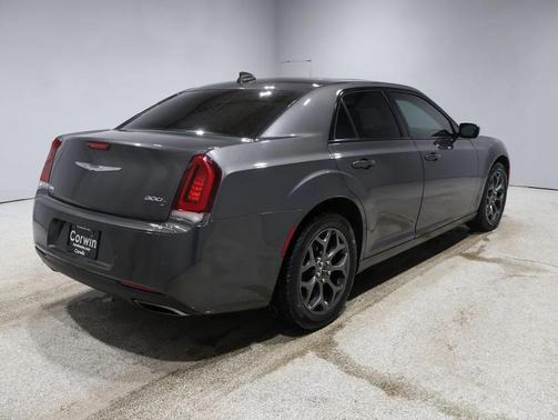 2018 Chrysler 300 S