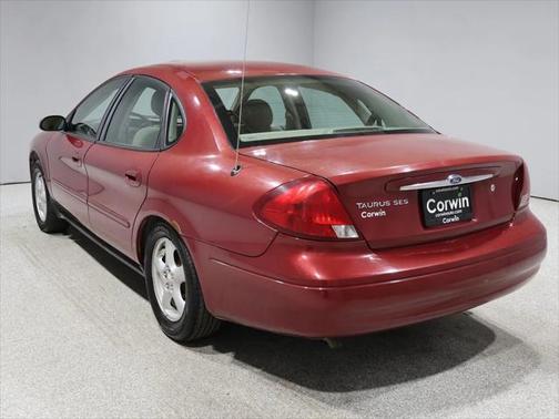 2003 Ford Taurus