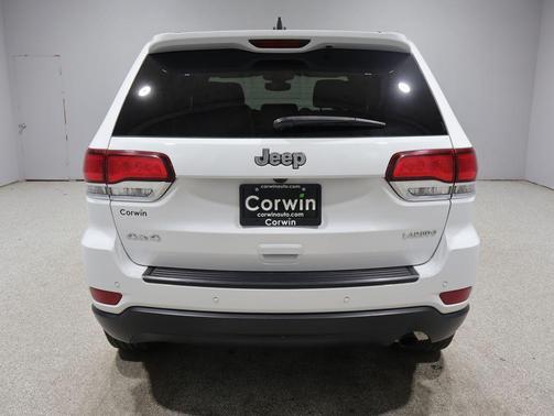 Bright White Clearcoat 2022 Jeep Grand Cherokee Laredo