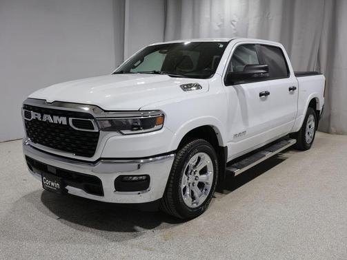 Bright White Clearcoat 2025 RAM 1500 Big Horn/Lone Star