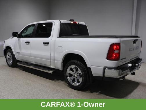 Bright White Clearcoat 2025 RAM 1500 Big Horn/Lone Star