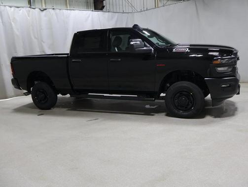 2025 RAM 2500 Tradesman Crew Cab 4x4 6'4' Box