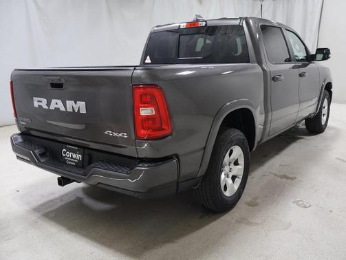 Granite Crystal Metallic Clearcoat 2026 RAM 1500 Big Horn/Lone Star