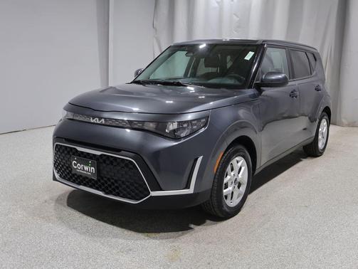 Gravity Gray 2024 Kia Soul LX