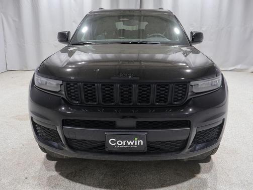 Diamond Black Crystal Pearlcoat 2024 Jeep Grand Cherokee L Altitude