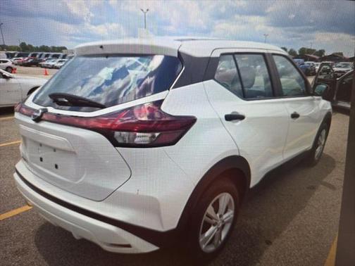 2022 Nissan Kicks S