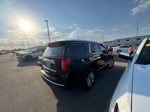 2021 GMC Yukon SLT