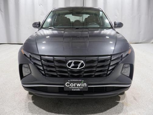Dark Gray Metallic 2024 Hyundai TUCSON SE