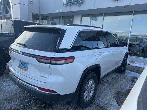 2025 Jeep Grand Cherokee Laredo