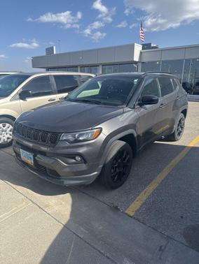 Granite Crystal 2023 Jeep Compass Latitude