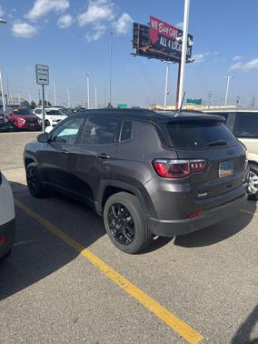Granite Crystal 2023 Jeep Compass Latitude
