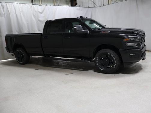 2025 RAM 3500 Tradesman Crew Cab 4x2 8' Box