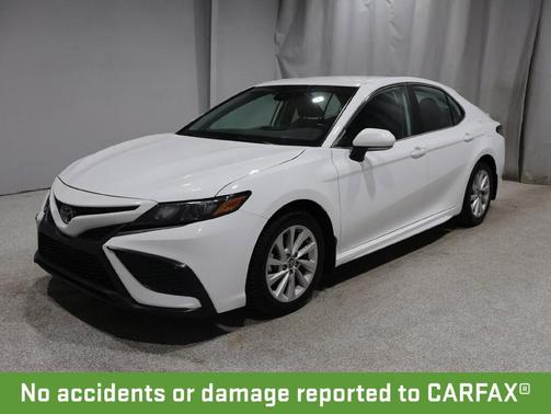 White 2024 Toyota Camry SE