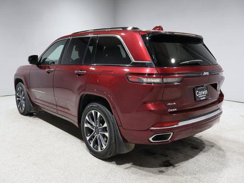 2022 Jeep Grand Cherokee Overland