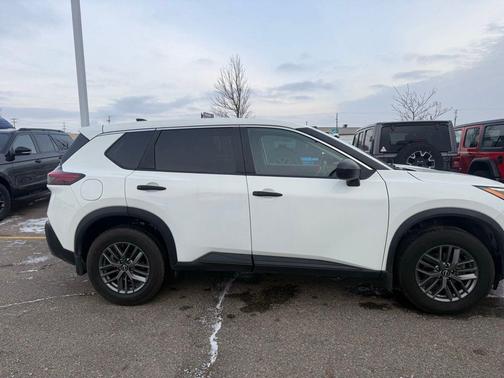 2022 Nissan Rogue S