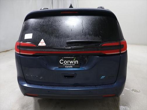 2025 Chrysler Pacifica Hybrid Premium S Appearance Pkg