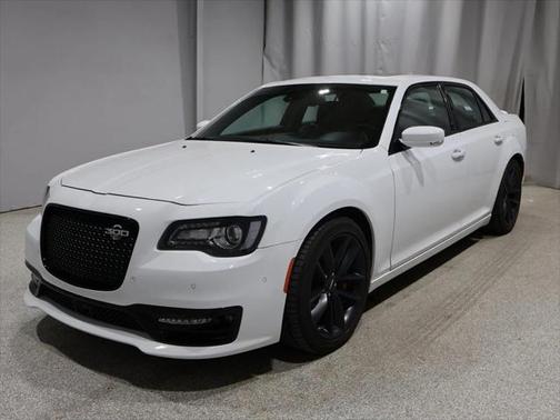2023 Chrysler 300 C