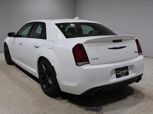 2023 Chrysler 300 C