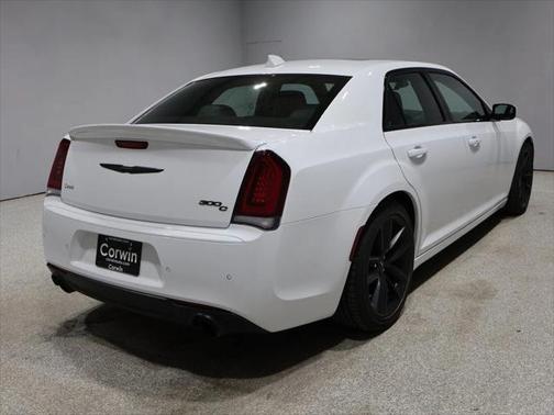 2023 Chrysler 300 C