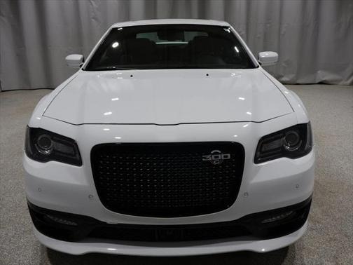 2023 Chrysler 300 C