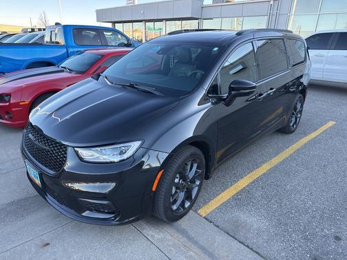 2022 Chrysler Pacifica Limited
