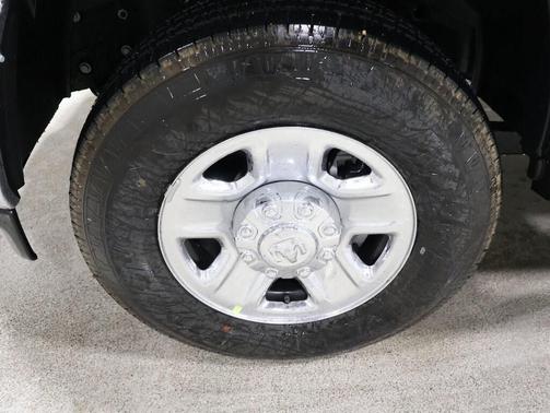 2025 RAM 3500 Tradesman Crew Cab 4x4 8' Box