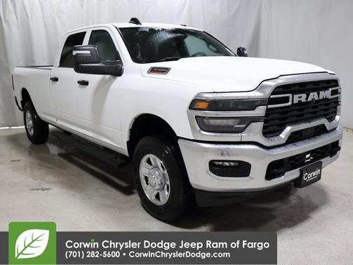 2025 RAM 3500 Tradesman Crew Cab 4x4 8' Box