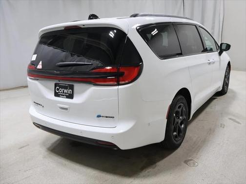 2025 Chrysler Pacifica L
