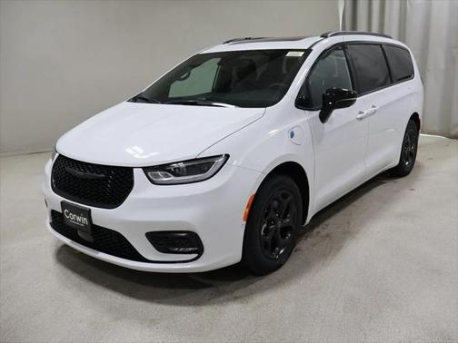 2025 Chrysler Pacifica L