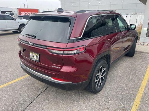 Velvet Red Pearlcoat 2023 Jeep Grand Cherokee Limited