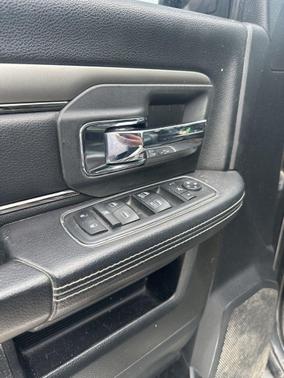 2018 RAM 2500 Laramie Crew Cab 4x4 6'4' Box