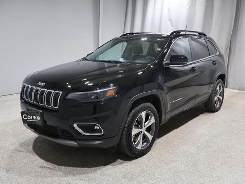 Diamond Black Crystal Pearlcoat 2022 Jeep Cherokee Limited