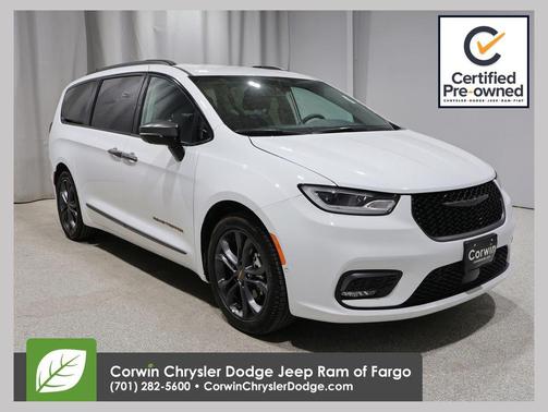 Bright White Clearcoat 2024 Chrysler Pacifica Touring L