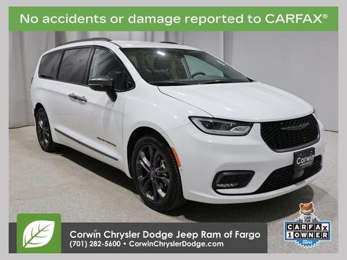 Bright White Clearcoat 2024 Chrysler Pacifica Touring L