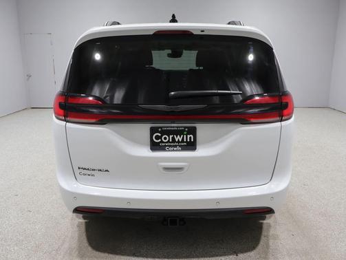 Bright White Clearcoat 2024 Chrysler Pacifica Touring L