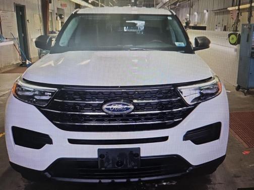 Oxford White 2024 Ford Explorer XLT