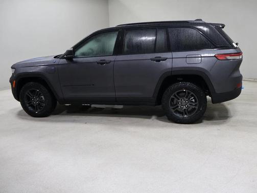 2025 Jeep Grand Cherokee 4xe Trailhawk