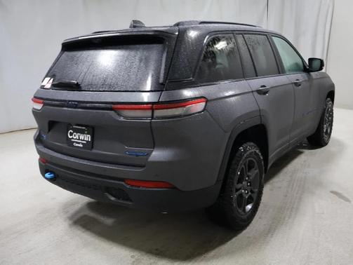 2025 Jeep Grand Cherokee 4xe Trailhawk