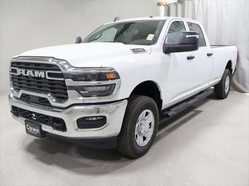 2025 RAM 3500 Tradesman Crew Cab 4x4 8' Box