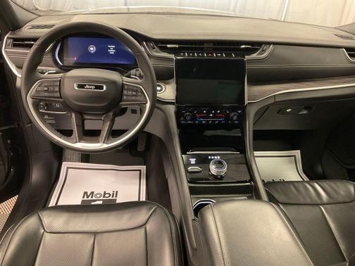 Baltic Gray Metallic Clearcoat 2024 Jeep Grand Cherokee L Limited