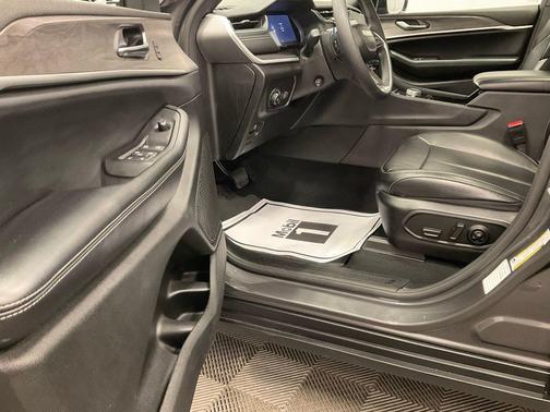 Baltic Gray Metallic Clearcoat 2024 Jeep Grand Cherokee L Limited