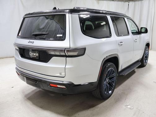 Silver Zynith 2026 Jeep Grand Wagoneer 4x4