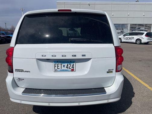 White Knuckle Clearcoat 2019 Dodge Grand Caravan SXT