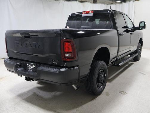 2025 RAM 2500 Tradesman Crew Cab 4x4 6'4' Box