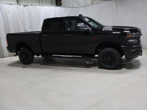 2025 RAM 2500 Tradesman Crew Cab 4x4 6'4' Box