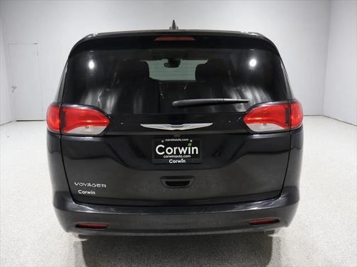 2023 Chrysler Voyager LX
