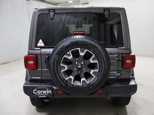 2025 Jeep Wrangler 4-Door Sahara 4x4