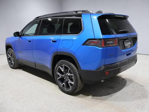 Hydro Blue Pearlcoat 2026 Jeep Cherokee Overland
